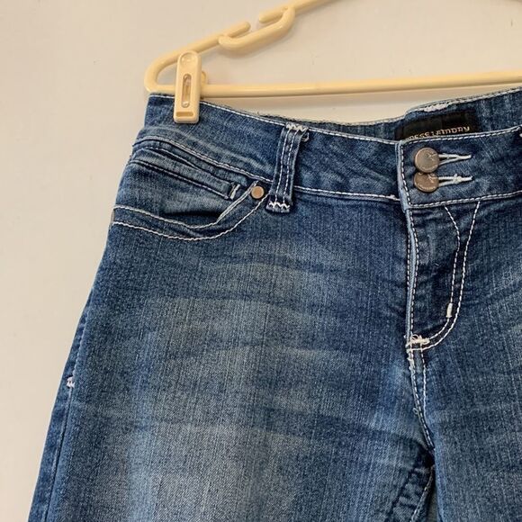 Chinese Laundry denim jeans Size 10 intricately designed back pockets Inseam 30” - Picture 3 of 10